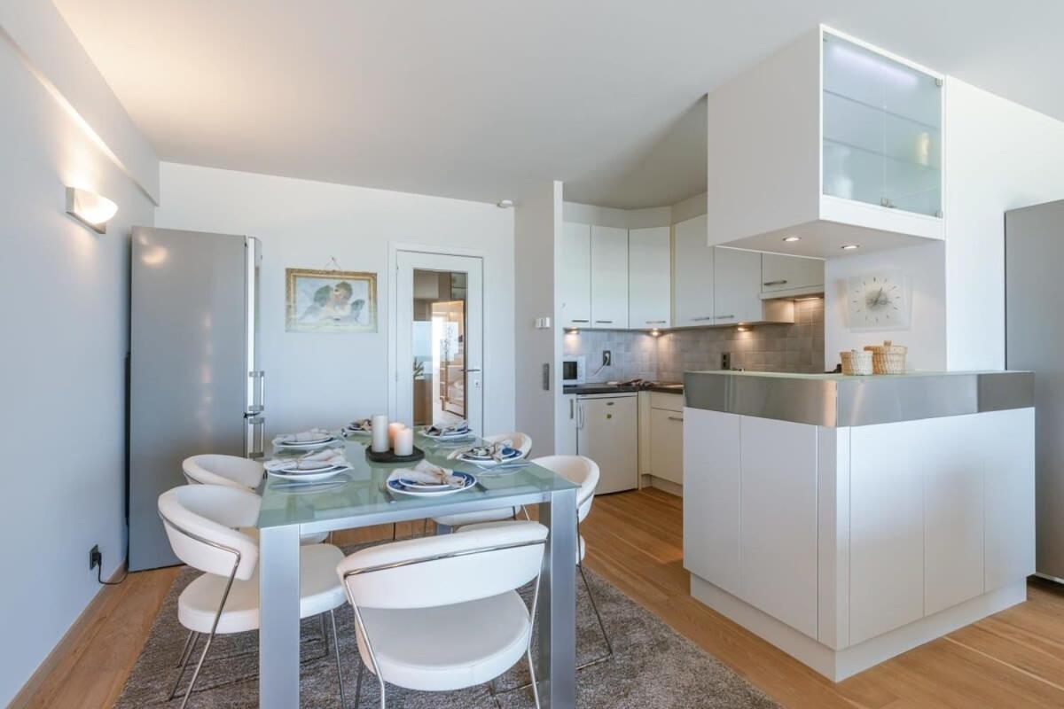 Huswell - Apartment With Stunning Sea View In Middelkerke Luaran gambar